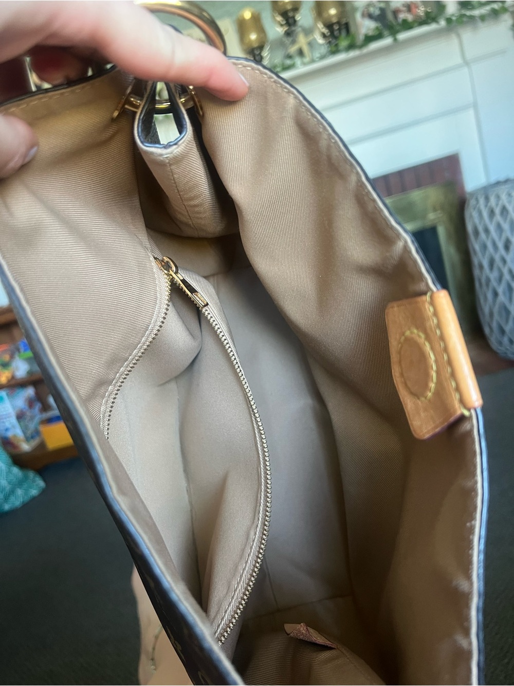 Louis Vuitton Graceful PM Bag - Picture 12 of 13